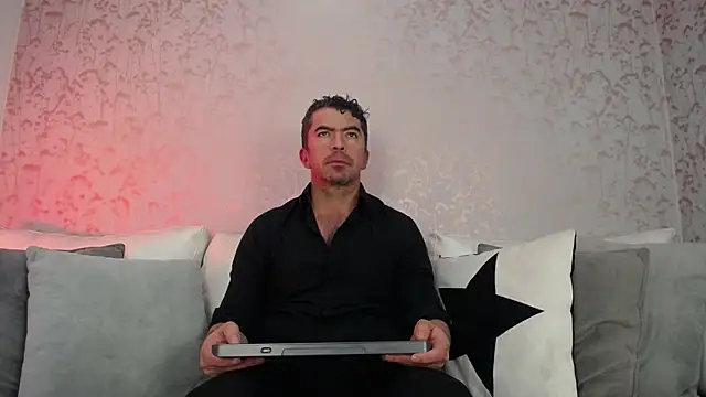 JuanKFit 45 online show from November 2025 01:33:02 PM