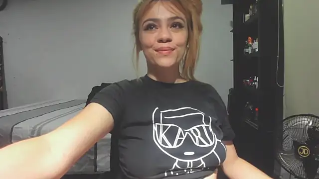 KATA BLONDE online show from October 2025 01:37:01 AM