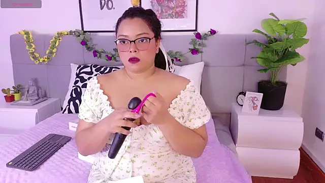 Snapshot of Alanaa_Gomez chatting on September 2025 01:13:01 PM Alanaa Gomez online show from September 2025 01:13:01 PM