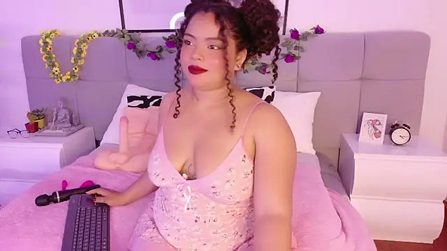 Snapshot of Alanaa_Gomez chatting on October 2025 12:35:01 PM Alanaa Gomez online show from October 2025 12:35:01 PM