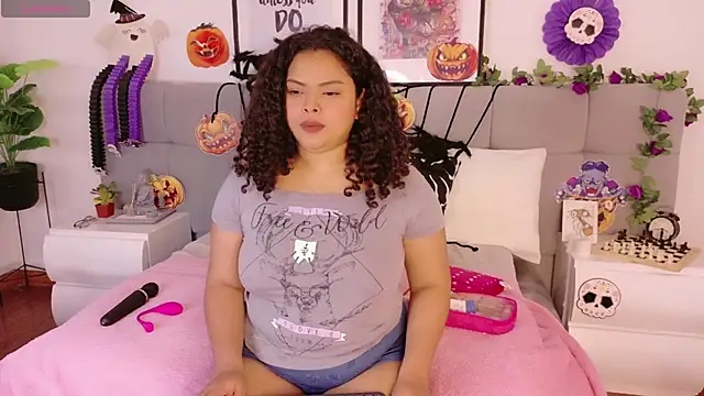Snapshot of Alanaa_Gomez chatting on October 2025 12:03:01 PM Alanaa Gomez online show from October 2025 12:03:01 PM