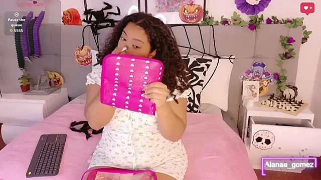 Snapshot of Alanaa_Gomez chatting on October 2025 12:14:01 PM Alanaa Gomez online show from October 2025 12:14:01 PM