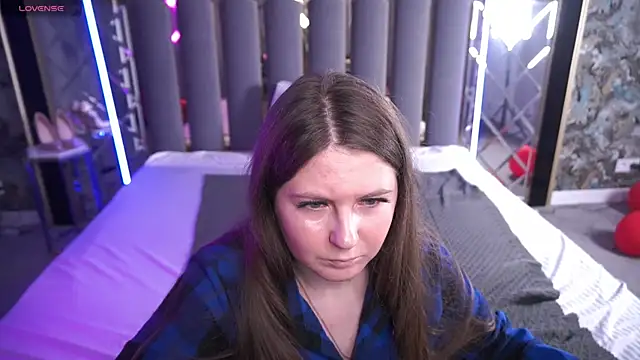 Snapshot of CraveeDoll chatting on March 2026 07:49:02 PM CraveeDoll online show from March 2026 07:49:02 PM