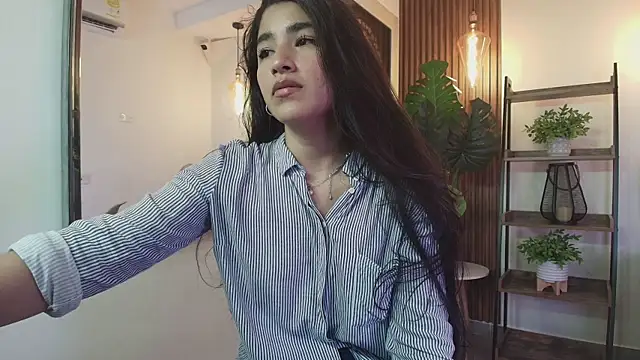 Lia Mar  online show from September 2025 01:27:01 PM