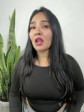Snapshot of meli__brown chatting on May 2026 01:24:02 AM meli brown online show from May 2026 01:24:02 AM