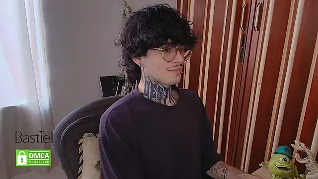 Mihail leroy online show from October 2025 08:19:02 PM