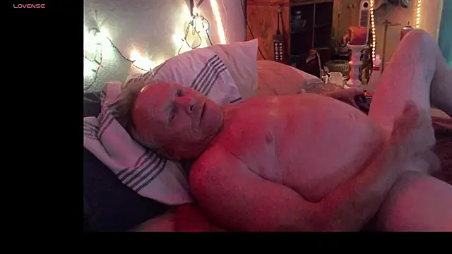 Snapshot of Pussyeat2please chatting on February 2026 12:45:02 PM Pussyeat2please online show from February 2026 12:45:02 PM