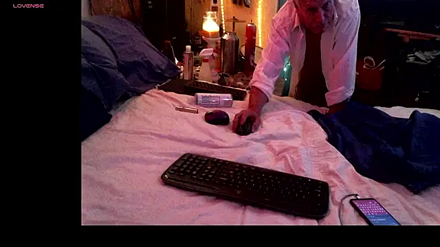 Snapshot of Pussyeat2please chatting on February 2026 05:48:02 AM Pussyeat2please online show from February 2026 05:48:02 AM