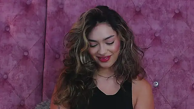 MaddisonBelucci online show from December 2025 08:40:01 PM