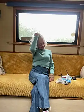 ladyboatlady online show from September 2025 02:38:02 PM