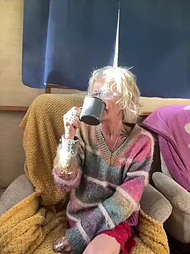 ladyboatlady online show from April 2026 07:22:01 AM