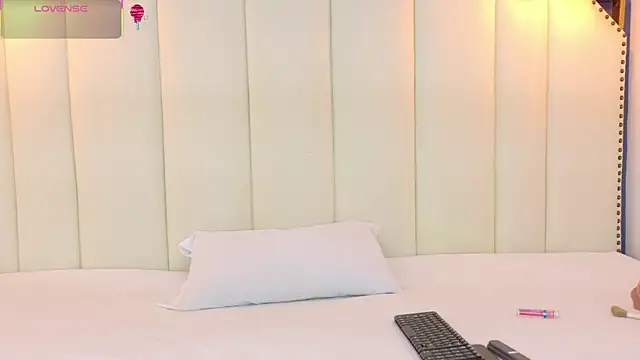 SamantaKane online show from December 2025 03:46:02 AM