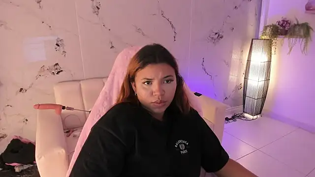 scarlett enjoy1 online show from November 2025 02:43:02 PM