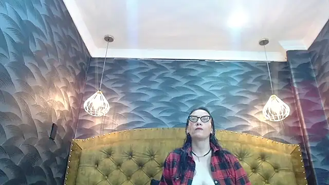 AvaNahomix online show from November 2025 12:33:02 PM