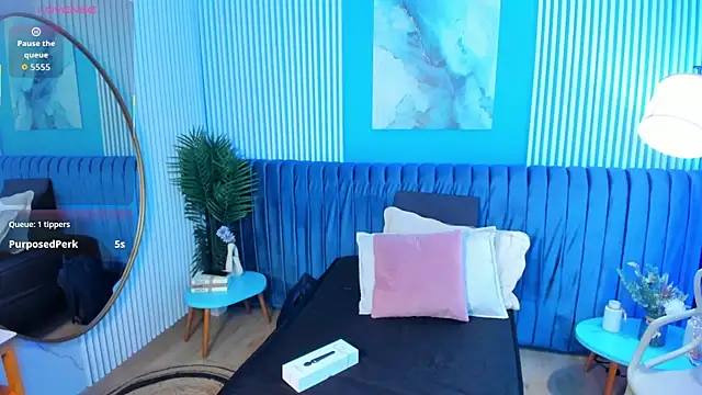 bellarivera  online show from November 2025 06:53:02 PM