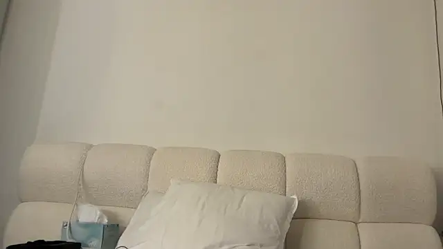 Snapshot of GiuliaDollx chatting on September 2025 04:10:02 PM GiuliaDollx online show from September 2025 04:10:02 PM