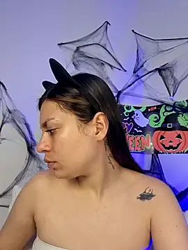 AmaiaSalvatore online show from November 2025 09:06:02 PM