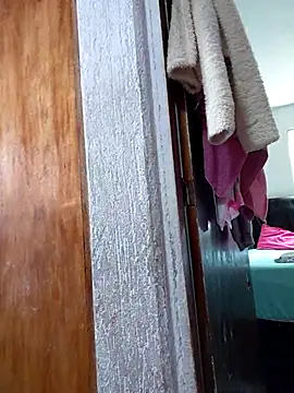 dyjaA online show from December 2025 05:19:02 PM