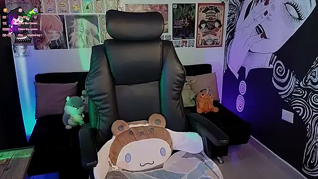 Yuhwan  online show from November 2025 07:02:02 PM