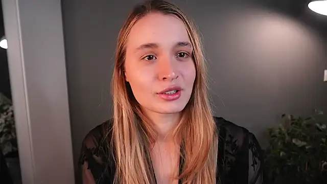 lisa schiele online show from November 2025 08:10:01 PM