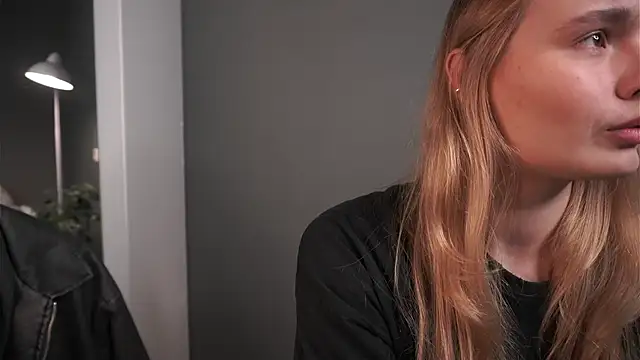 lisa schiele online show from November 2025 08:00:01 PM