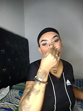 Snapshot of Vale_Nikol21 chatting on November 2025 02:56:01 AM Vale Nikol21 online show from November 2025 02:56:01 AM