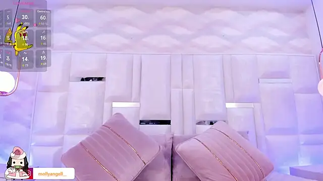 Im Molly Angel online show from November 2025 01:59:02 PM