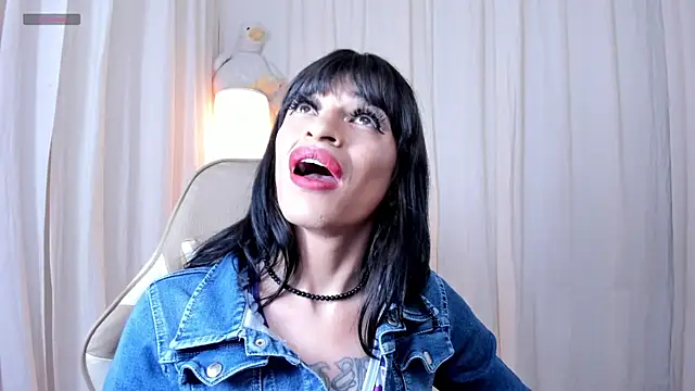 Alanakimura  online show from December 2025 08:29:01 PM