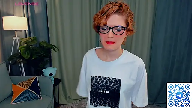 Snapshot of EdlinGathright chatting on October 2025 03:59:02 AM EdlinGathright online show from October 2025 03:59:02 AM