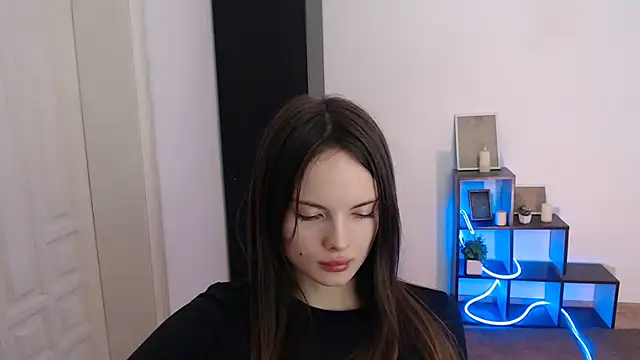 Ariella ari online show from January 2026 03:28:01 PM