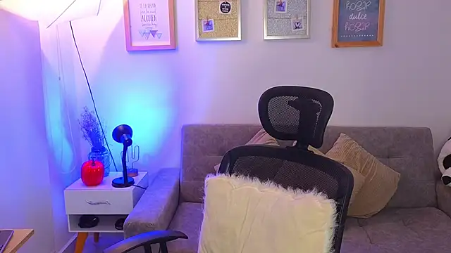 yulian vasquez online show from November 2025 12:38:02 PM