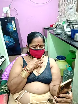Snapshot of amuthasree chatting on October 2025 06:05:02 PM amuthasree online show from October 2025 06:05:02 PM