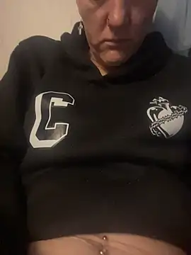 kmaddycakes1 online show from February 2026 09:49:02 AM