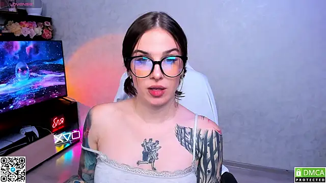 Arya deepthroat queen online show from September 2025 12:59:01 AM