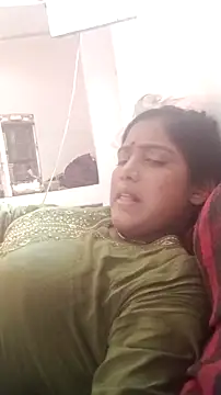 Guriya0076 online show from May 2026 03:57:02 AM