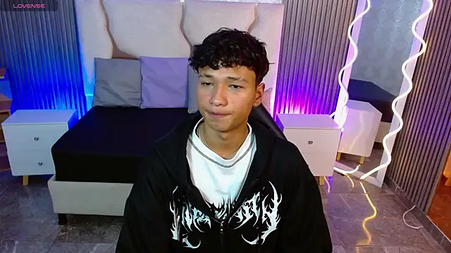 Snapshot of Ette_tay chatting on October 2025 12:11:01 AM Ette tay online show from October 2025 12:11:01 AM