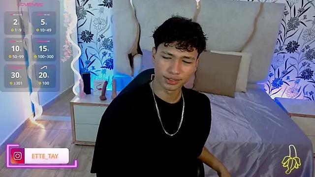 Snapshot of Ette_tay chatting on October 2025 03:14:01 AM Ette tay online show from October 2025 03:14:01 AM