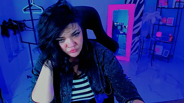 Snapshot of MaryHarrys chatting on October 2025 08:20:01 PM MaryHarrys online show from October 2025 08:20:01 PM