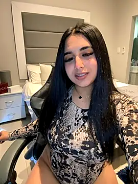 Snapshot of LilMisIndianx chatting on November 2025 09:09:01 AM LilMisIndianx online show from November 2025 09:09:01 AM