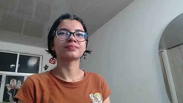 pinky f00x online show from October 2025 11:40:01 PM