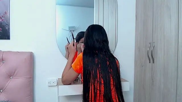 pinky f00x online show from December 2025 07:21:01 PM