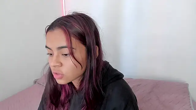 Snapshot of valy_shyness chatting on September 2025 06:54:01 PM valy shyness online show from September 2025 06:54:01 PM