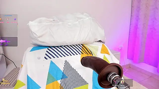 arynaughty20 online show from October 2025 01:00:02 AM