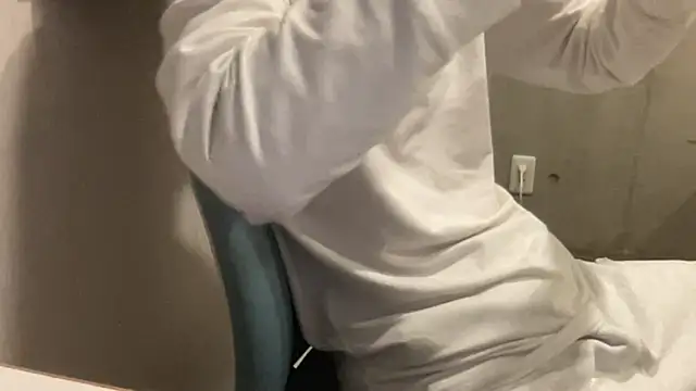 Snapshot of Lotus_boy chatting on October 2025 12:28:02 PM Lotus boy online show from October 2025 12:28:02 PM