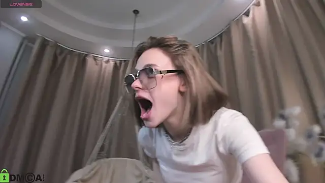 Naomi   Rias online show from October 2025 01:02:02 AM