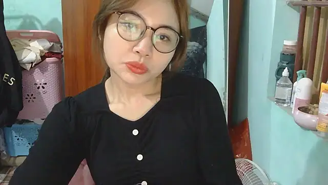 Uhem112 online show from November 2025 01:52:01 AM