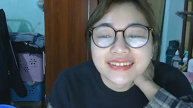 Uhem112 online show from December 2025 01:51:02 PM