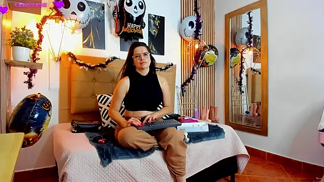  samanthaa foxx online show from October 2025 10:49:02 AM