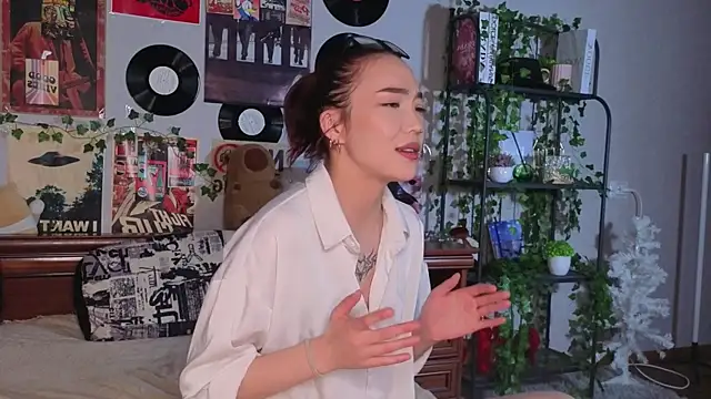 Snapshot of OdetteBiddy chatting on November 2025 08:29:01 PM OdetteBiddy online show from November 2025 08:29:01 PM