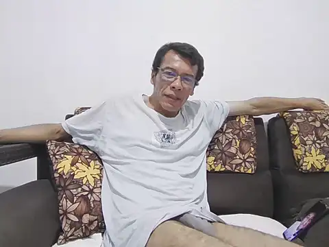 skinnylatino51 online show from October 2025 11:57:01 PM